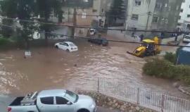 #شاهد استمرار هطول الأمطار الغزيرة منذ فجر اليوم على معظم مناطق فلسطين، مع تشكل سيول محلية