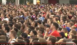 #مباشر الآلاف يتجمعون في منطقة المشاهدة بموسكو لمتابعة مباراة السعودية وروسيا في افتتاح كأس العالم