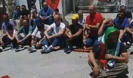 #شاهد | صلاة الجمعة على المدخل الشمالي لبيت لحم قرب مسجد بلال بن رباح ضمن فعاليات التضامن مع الاسرى المضربين عن الطعان منذ 26 يوما .