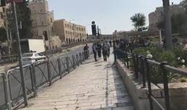 #شاهد | قوات الاحتلال تغلق كافة الطرق المؤدية للأقصى المبارك بالمتاريس تحسبا لجمعة الغضب