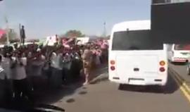 هكذا استقبل السودانيون الرئيس التركي رجب طيب أردوغان أمام مطار الخرطوم الدولي، في الزيارة التاريخية التي يقوم بها أردوغان للسودان.