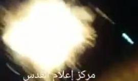 #شاهد
شبان يستهدفون عامود كهرباء يغذي معسكر للاحتلال قرب بلدة الرام شمال القدس المحتلة.