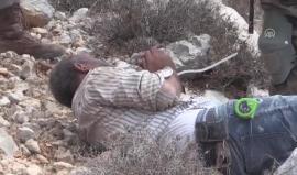 شاهد وحشية الاحتلال ومستوطنيه .. 

مواطنون يحاولون التصدي لمصادرة أراضيهم في قرية رأس كركر غربي رام الله والاحتلال يعتدي عليهم