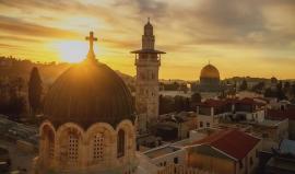 يا قُدسُ ما لي أرى في العين أسئلة ... على بحار من الأمواج تحملني
أداء: Ashraf S. Hijazi

#القدس_عاصمة_فلسطين