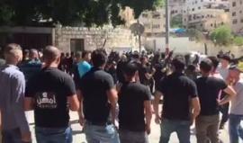 #شاهد| إطلاق نار كثيف في جنازة أحد عناصر الأمن الذي قتل في اشتباكات #نابلس 
تصوير: Qassim Arda