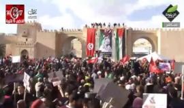 #شاهد .. #بث_مباشر من مدينة صقافس التونسية في مظاهرة حاشدة وفاء لروح الشهيد التونسي #محمد_الزواري القائد في كتائب القسام . 
#طيار_حماس