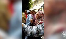 #شاهد المئات من موظفي وكالة غوث وتشغيل اللاجئين "أونروا" يحتشدون أمام مكتب مدير العمليات ماتياس شمالي في مقر الوكالة بغزة في خطوة احتجاجية على سياسية تقليص الوظائف الوخدمات.