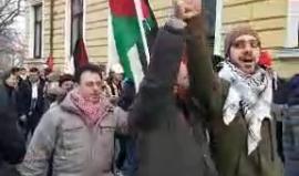 #شاهد #مباشر مظاهرة في مدينة لاندسكرونا السويدية رفضا لقرار ترامب إعلان القدس عاصمة للكيان الإسرائيلي. 
#القدس_عاصمة_فلسطين