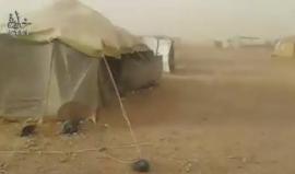 معاناة اللاجئين السوريين جراء عاصفة شديدة ضربت مخيم الرقبان في البادية السورية على الحدود مع الأردن