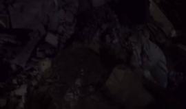 #شاهد انتشال رضيعة من تحت الأنقاض عقب غارات جوية على مدينة #دوما

#الغوطة_الشرقية