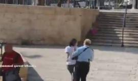 #شاهد كيف اعتدى جنود الاحتلال على النساء عند باب العامود في القدس المحتلة أمس 

تصوير: محمد قاروط ادكيدك