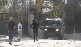 #شاهد من المواجهات العنيفة التي اندلعت في بلدة تقوع شرق #بيت_لحم، ظهر اليوم.

تصوير: عماد جبارين