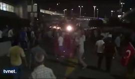 فيديو ينشر لأول مرة.. هكذا تحدى تركي دبابة الإنقلابيين ليلة 15 تموز