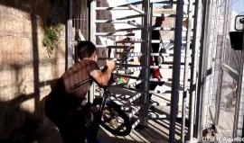 #شاهد معاناة التنقل في مدينة #الخليل بفعل الحواجز التابعة للاحتلال 
تصوير: بلال الطويل