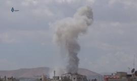 قوات النظام تشن اليوم غارات عنيفة على أحياء دمشق الشرقية بخراطيم "TNT" دون ورود معلومات عن ضحايا وسط اشتباكات عنيفة مع قوات المعارضة على أطراف دمشق .