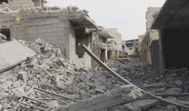 النظام يشن غارات على مدينة دوما أدت إلى سقوط جرحى في المدينة .