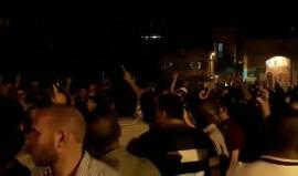 "ابن الأقصى.. عسكر عسكر".. #شاهد المرابطون قرب باب الأسباط يواصلون الاعتصام احتجاجاً على اغلاق أبواب المسجد الأقصى المبارك