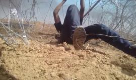 #شاهد قص السلك الشائك شرق مخيم جباليا من قبل الشباب خلال #مليونية_القدس أمس