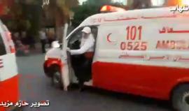 لحظة وصول الشهيد الطفل معاذ زياد الصوري ١٥ عام من النصيرات اثر اصابته بطلق ناري في البطن شرق البريج أمس.

تصوير حازم مزيد