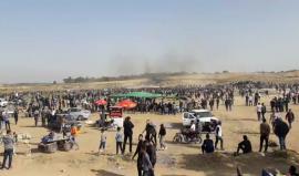 #مباشر استمرار اعتداء قوات الاحتلال على المشاركين في #جمعة_الكوشوك شرق البريج وسط قطاع غزة . #مسيرة_العودة_الكبرى