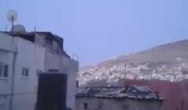 جانب من الإشتباكات المسلحة التي إمتدت حتى صباح اليوم بين مسلحين وأجهزة أمن السلطة في مخيم بلاطه بنابلس