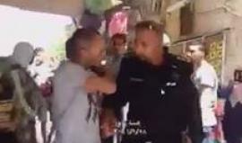 #شاهد | لحظة اعتقال قوات الاحتلال لشابين أثناء خروجهما من #المسجد_الاقصى اليوم.