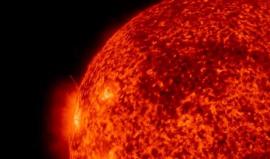 فيديو جديد لانفجار على سطح الشمس

تمكن مرصد ديناميك الشمس التابع لناسا من التقاط فيديو جديد لأقرب نجم من الأرض يظهر انفجار بلازما على سطح الشمس في الفترة ما بين 9 و10 يوليو/تموز الجاري.