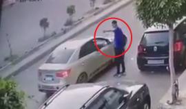 #شاهد كيف سُرق هاتف هذا الشاب في مصر