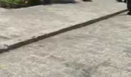 جلعاد اردان وزير الأمن الداخلي في حكومة نتنياهو يصل منطقة العملية الفدائية قرب باب العامود بالقدس المحتلة والتي أسفرت عن مقتل مجندة اسرائيلية وإصابة 4 آخرين