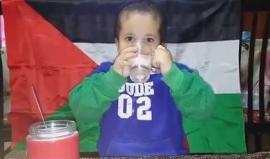 #شاهد طفلة فلسطيني من بيت لحم تتضامن مع الأسرى المضربين عن الطعام

#اضراب_الكرامة
 #مي_وملح