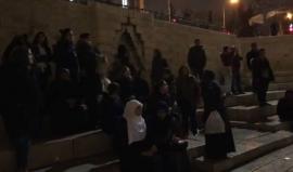 #شاهد قوات الاحتلال تعتدي على المرابطات في باحة باب العامود ويهتفن ضدهم "الله أكبر"