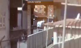 #شاهد لحظة وقوع انفجار قرب مدرسة للشرطة في مدينة ديار بكر التركية ما تسبب ب4 إصابات