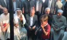 #مباشر يحيى السنوار قائد حماس في غزة يشارك المواطنين فعاليات مسيرة العودة شرق خانيونس جنوب القطاع