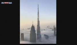 #شاهد ولي عهد دبي، الشيخ حمدان بن محمد بن راشد آل مكتوم يلتقط فيديو لسحب الضباب وهي تغطي الإمارة