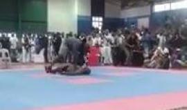 #شاهد مشهد مأساوي.. بطل كمال أجسام يلقى حتفه بعد انكسار رقبته أثناء قيامه بحركة استعراضية.