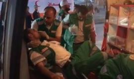 #شاهد استهداف قوات الاحتلال للطواقم الطبية بشكل مباشر خلال #مسيرة_العودة_الكبرى شرق غزة . 
تصوير ‏‎ALaa Mohsen‎‏