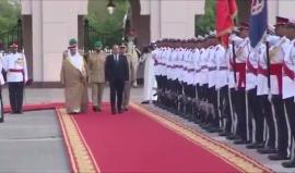 البحرين تستقبل الرئيس المصري عبد الفتاح السيسي بعزف موسيقى مسلسل #رأفت_الهجان خلال استعراض الحرس