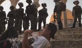 " مش متحرك من هون طخني" .. 
#القدس_تنتصر