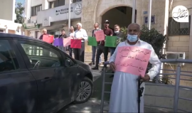 مرضى الكلى يعتصمون للمطالبة بفتح مستشفى دورا الحكومي في الخليل الذي يحوي قسم لغسيل الكلى لتلقى العلاج