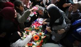 وداع حزين للشهيدة إسراء خزيمية في بلدة قباطية جنوب جنين