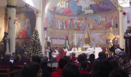 مسيحيو غزة يحتفلون بعيد الميلاد في كنيسة العائلة المقدسة
