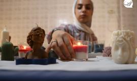 غادة أبو سمرة.. شابة فلسطينية 22 عاما تبدع في صناعة #الشموع غير التقليدية داخل منزلها بمدينة غزة