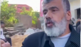 والد الأسير عمر جرادات بعد هدم قوات الاحتلال منزله : "والله لو بطحنوني ما بهتزلي شعرة".