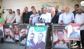 وقفة دعم واسناد أمام مقر الصليب الأحمر في غزة تضامنا مع الأسرى الفلسطينيين في سجون الاحتلال