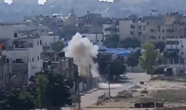 طائرات الاحتلال تستهدف منزل لعائلة ناصر في بيت حانون شمال قطاع غزة
