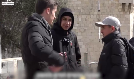 فتى مقدسي يصدم مراسل قناة "ريشت كان" العبرية بعد سؤاله عن منفذ عملية القدس