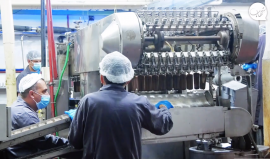 موسم "المثلجات" مصدر رزق للمصانع في فصل الصيف بمدينة غزة