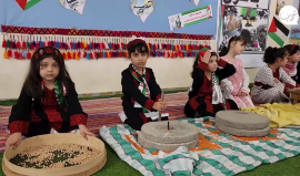 أطفال يجسدون يوم تراثي فلسطيني بذكرى النكبة الفلسطينية
