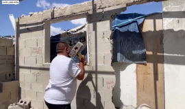 الاحتلال يُجبر المقدسي زيد السلايمة على هدم منزله في حي وادي قدوم