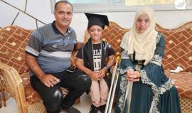 الطالب قصي أبو ريدة من ذوي الإعاقة تحدى ظروف مرضه وحصد معدل 95.4٪ في الثانوية العامة